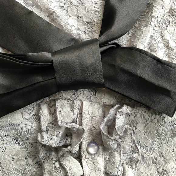 Sheer floral lace blouse top grey cap flutter sleeves ruffles Avocado 12 NWT - Picture 4 of 7